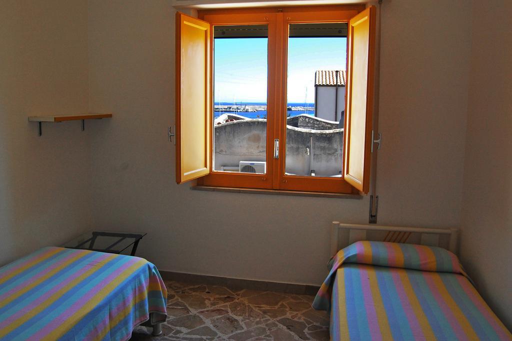 I Tre Golfi Lägenhet San Vito Lo Capo Rum bild