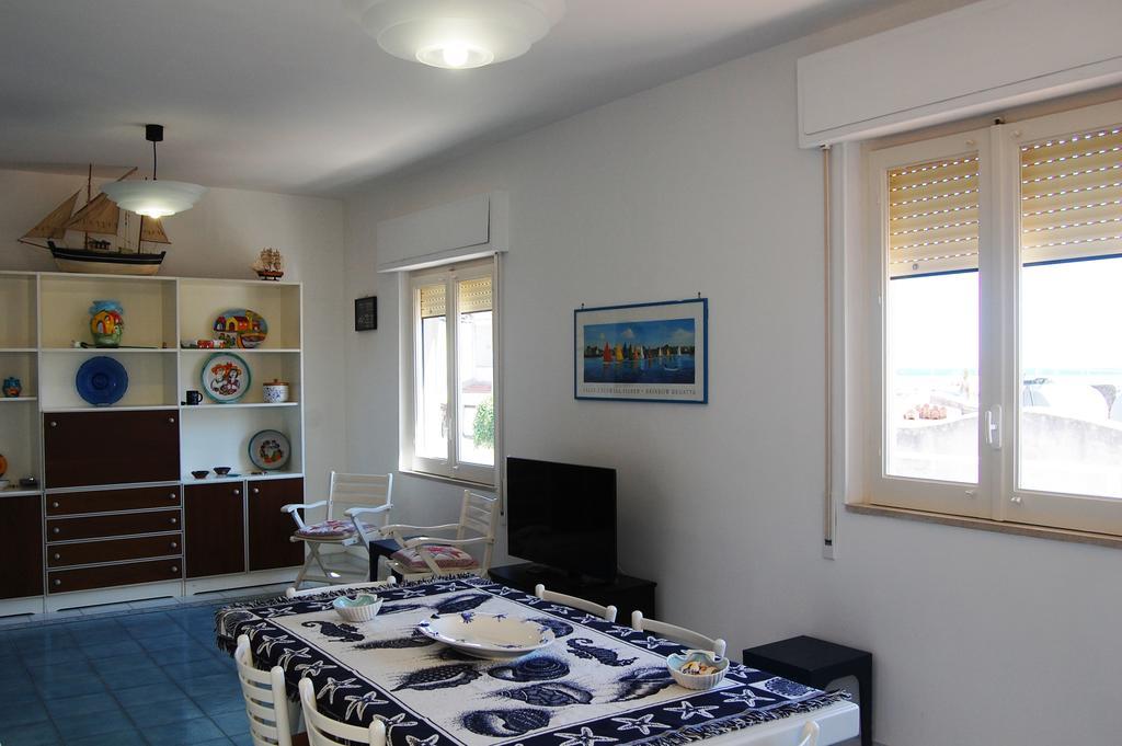 I Tre Golfi Lägenhet San Vito Lo Capo Rum bild